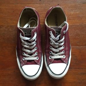 Converse burgundy red